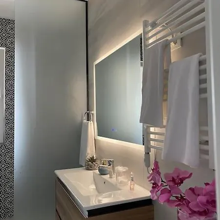 Ek Apartament